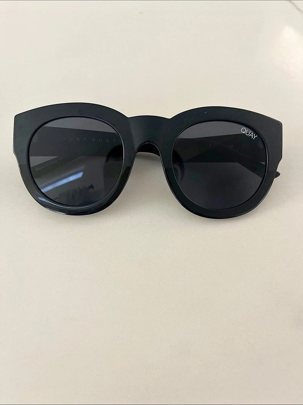 QUAY Black Sunglasses Like New